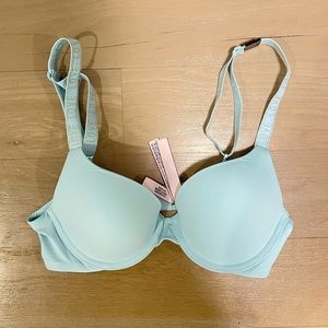 NWT Victoria’s Secret Light Blue Bra